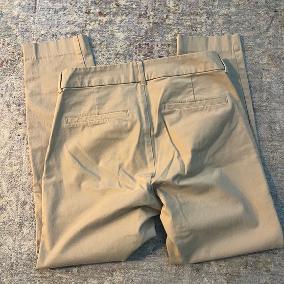 Old Navy khaki pant sz 8 - Picture 3 of 3